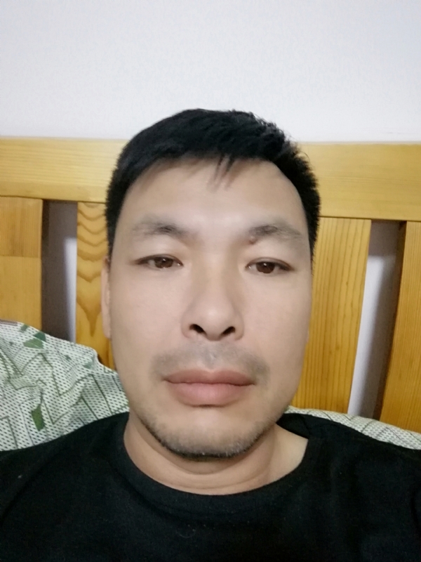 不爱当牛的第一张照片--盐城相亲服务中心