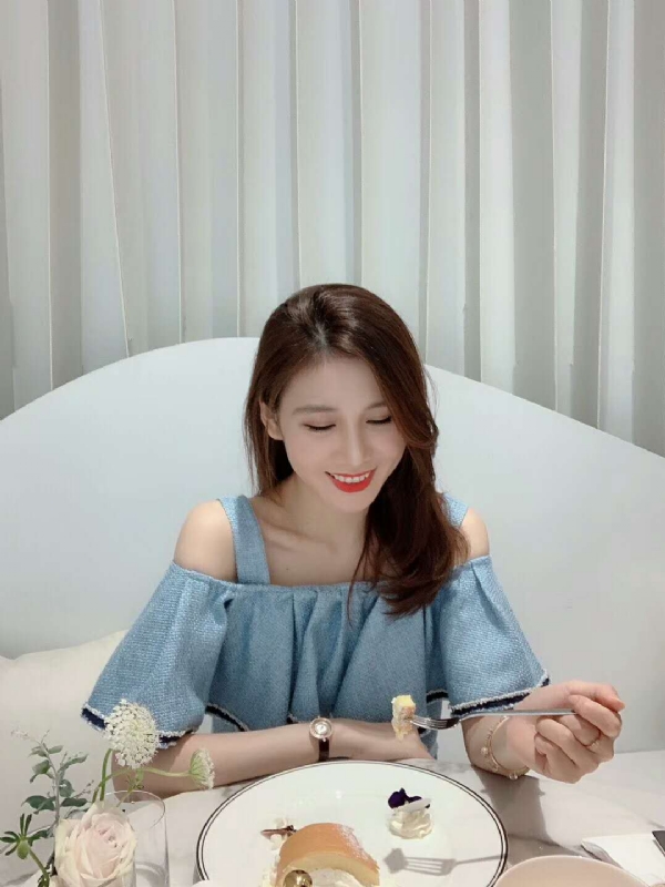 Emily的第三张照片--盐城相亲服务中心