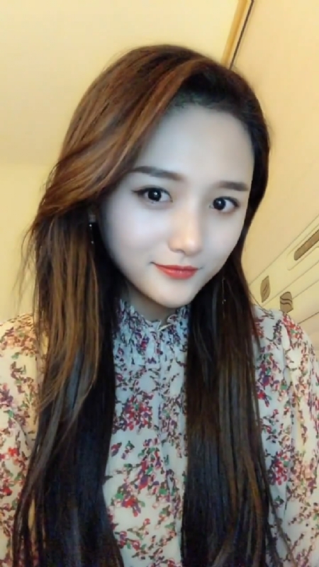 淡然一笑的第一张照片--盐城相亲服务中心