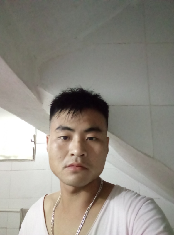 落叶知秋的第一张照片--盐城相亲服务中心