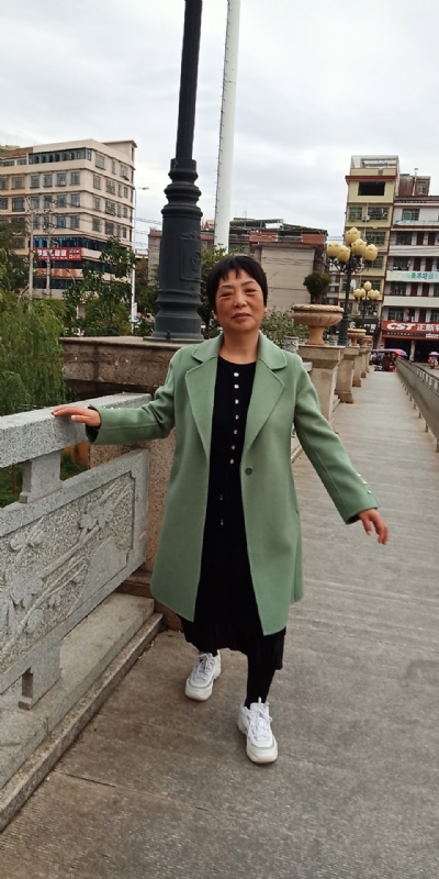 小玲的第一张照片--盐城相亲服务中心