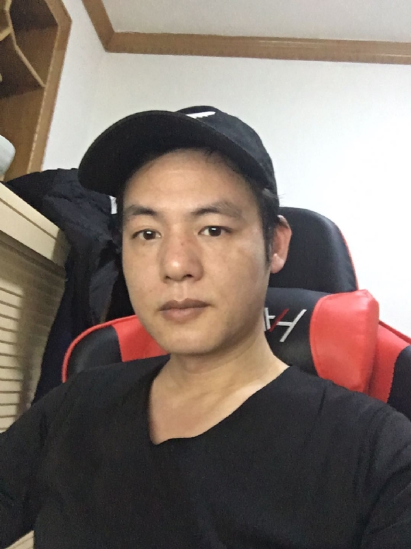 扛枪打鸟的第一张照片--盐城相亲服务中心