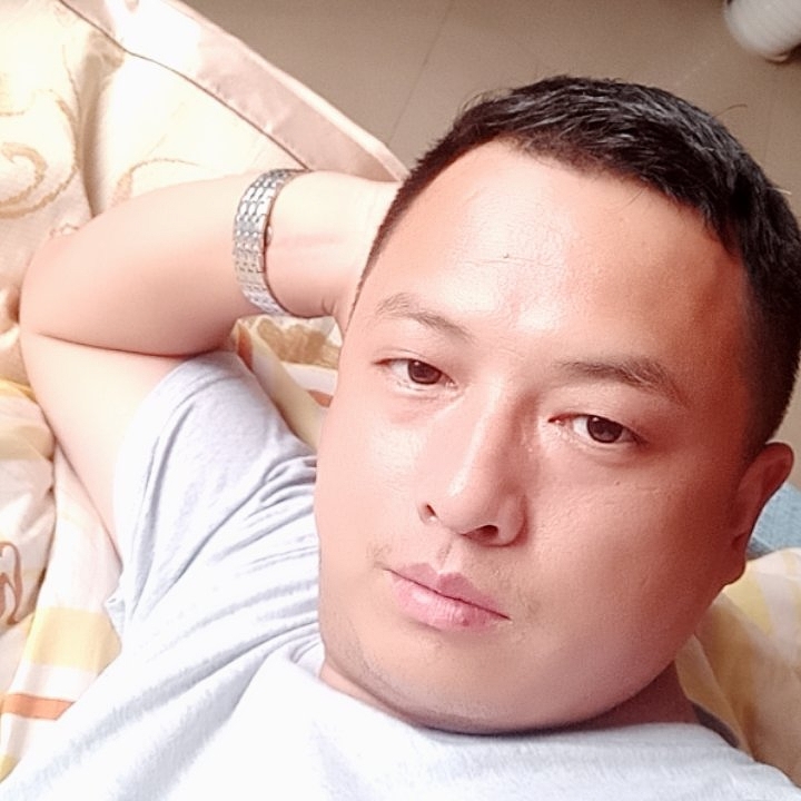 忘世情的第一张照片--盐城相亲服务中心