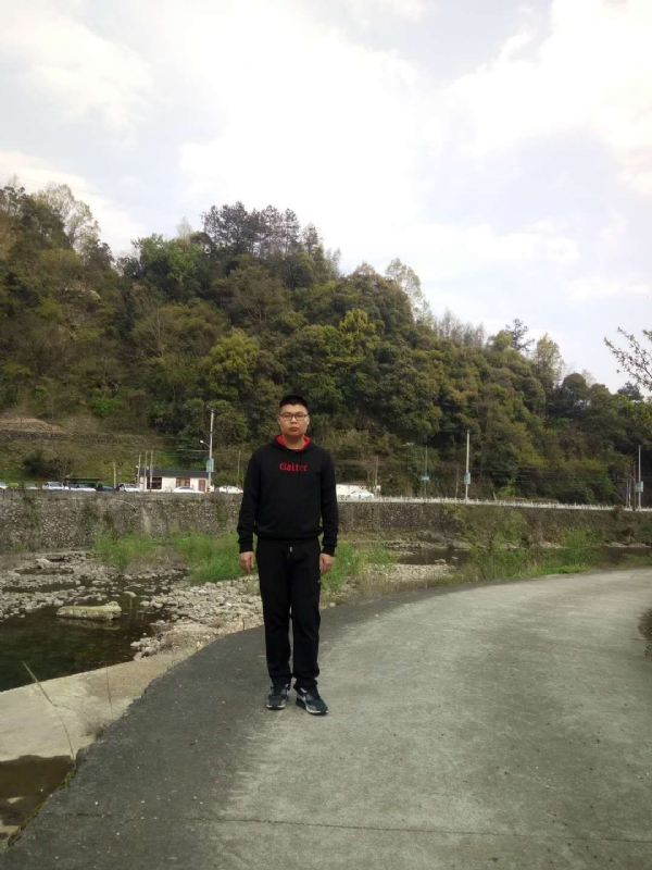 等着上钩的鱼的第二张照片--盐城相亲服务中心