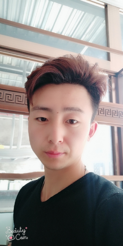 拼命微笑的第二张照片--盐城相亲服务中心
