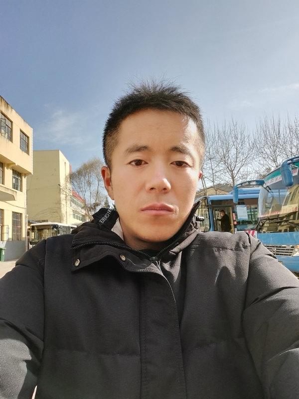 孤独的云的第一张照片--盐城相亲服务中心