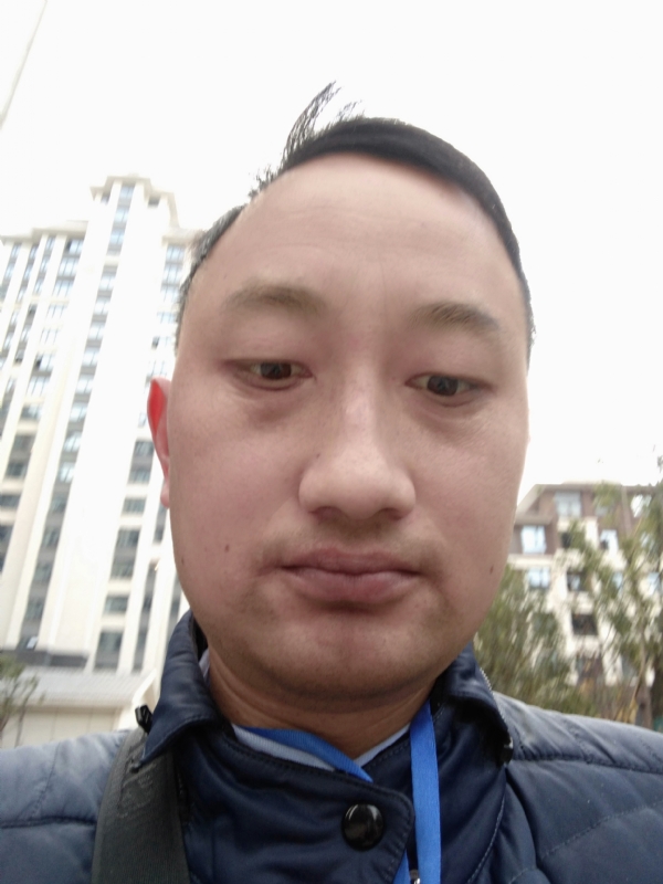 老男人的第一张照片--盐城相亲服务中心