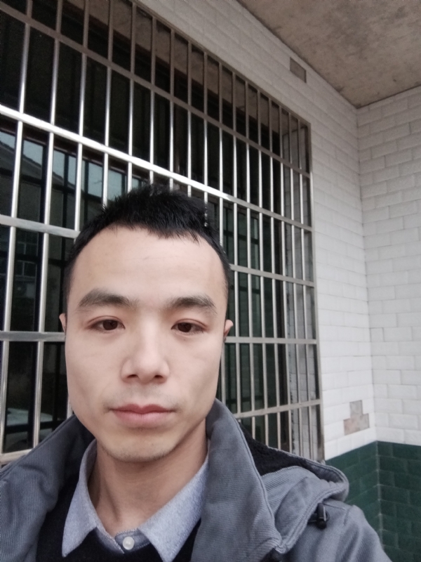 笑得那么开心的第三张照片--盐城相亲服务中心