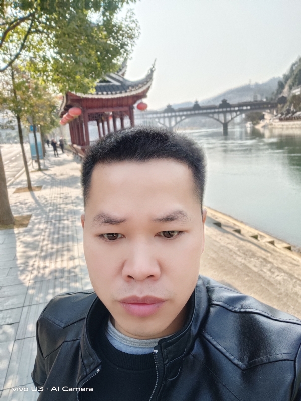 啊锦的第一张照片--盐城相亲服务中心