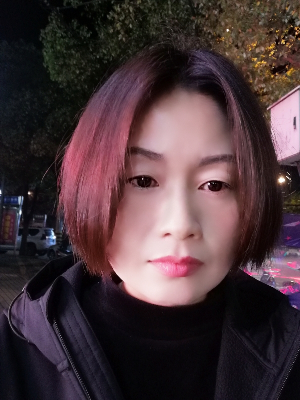 风中百合的第一张照片--盐城相亲服务中心