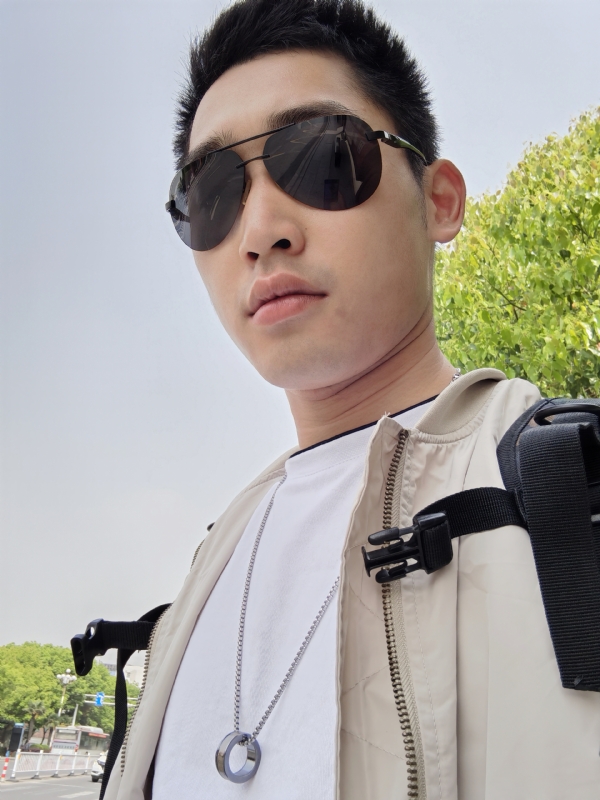 残花落陌,的第一张照片--盐城相亲服务中心