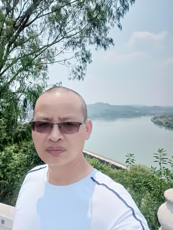 随缘随性的第一张照片--盐城相亲服务中心