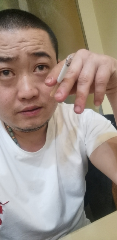 孤独的螃蟹的第一张照片--盐城相亲服务中心