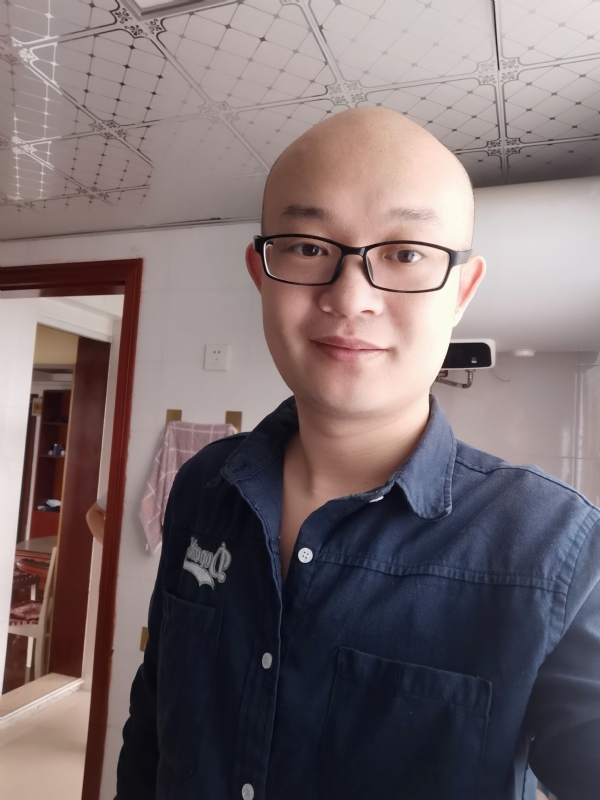 凝望远方的第一张照片--盐城相亲服务中心
