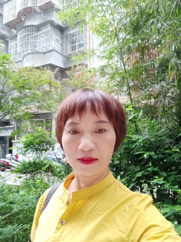 小瓶子的第二张照片--盐城相亲服务中心