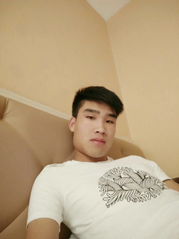 谁不曾孤单上路的第一张照片--盐城相亲服务中心