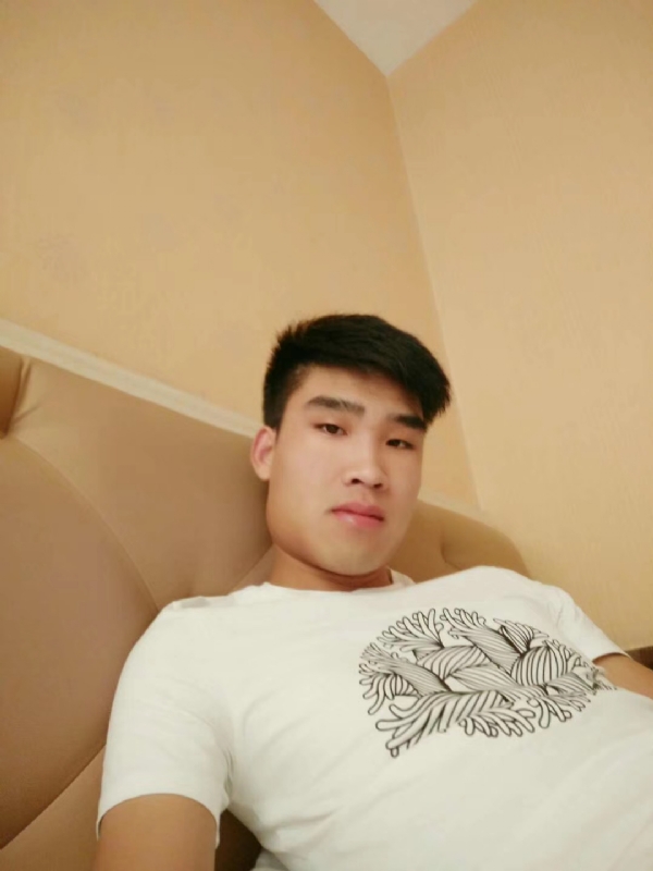 谁不曾孤单上路的第二张照片--盐城相亲服务中心
