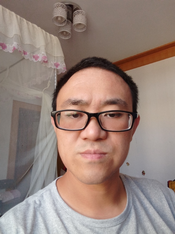 小涨常鸿的第一张照片--盐城相亲服务中心