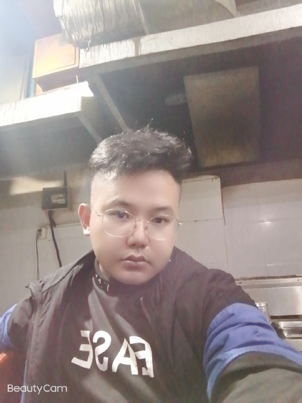 棒哥的第一张照片--盐城相亲服务中心