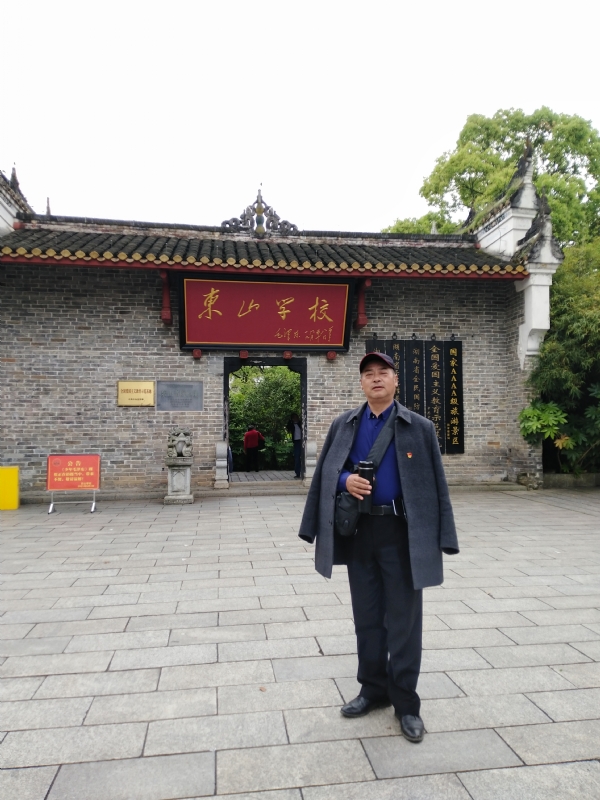 孤独的老帅的第二张照片--盐城相亲服务中心