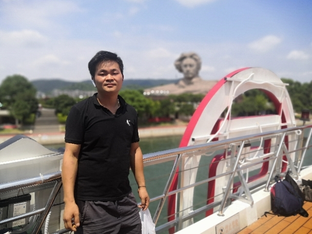 龙的传人的第一张照片--盐城相亲服务中心
