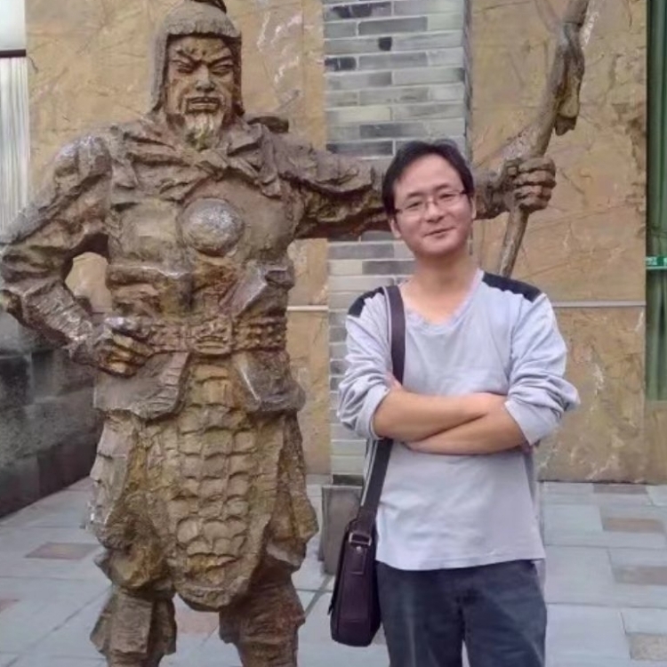 孤狼的第三张照片--盐城相亲服务中心