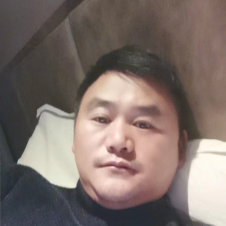 奔跑的第四张照片--盐城相亲服务中心