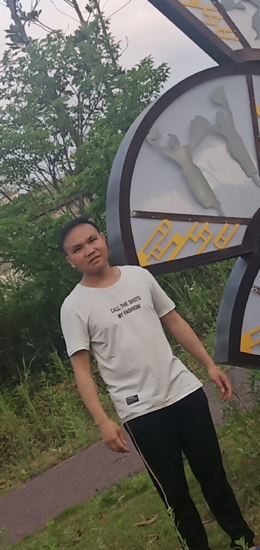愉快的阳光的第一张照片--盐城相亲服务中心