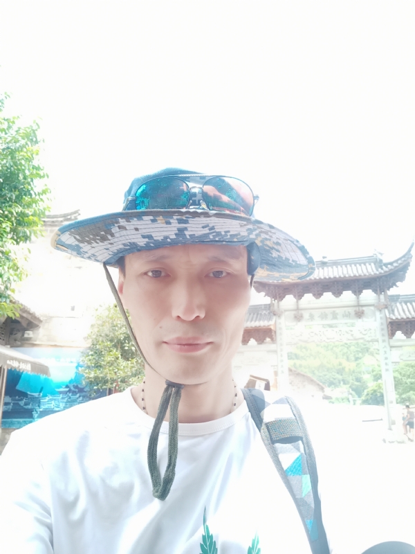 童群海的第一张照片--盐城相亲服务中心