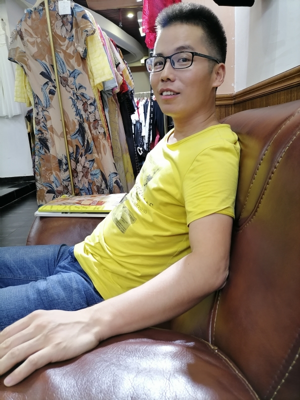 汪顺鹏的第一张照片--盐城相亲服务中心