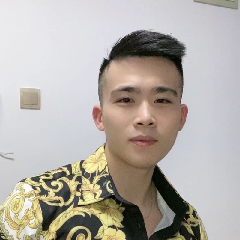 迷彩冲锋衣的第一张照片--盐城相亲服务中心