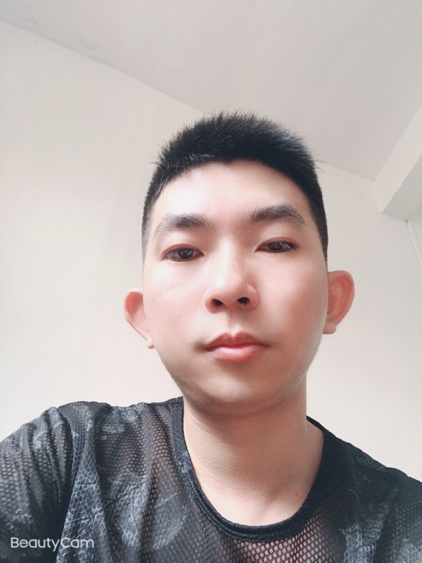 诚恳的第一张照片--盐城相亲服务中心