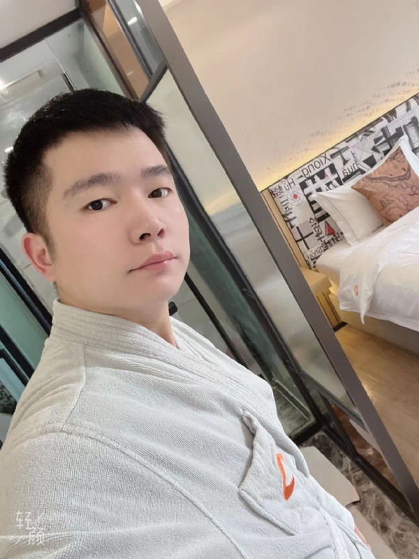 绿帽的第一张照片--盐城相亲服务中心