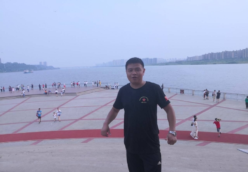 曾经心疼的我的第一张照片--盐城相亲服务中心