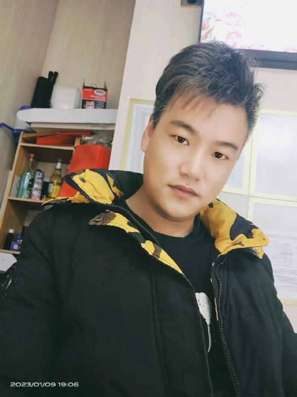 孤酒枕愁眼眠的第一张照片--盐城相亲服务中心