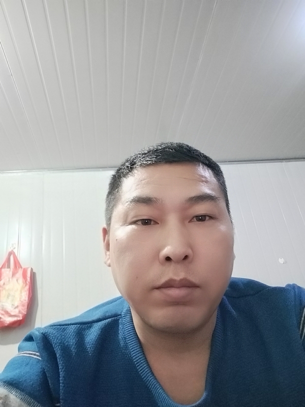 开着拖拉机去兜风的第一张照片--盐城相亲服务中心