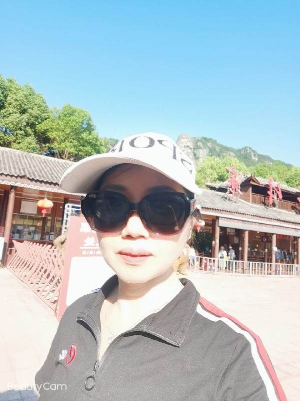 山百合的第一张照片--盐城相亲服务中心