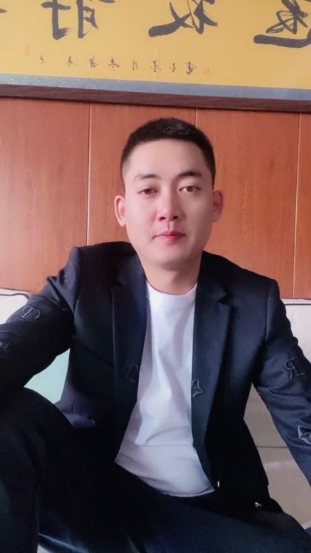 李泽胜的第一张照片--盐城相亲服务中心