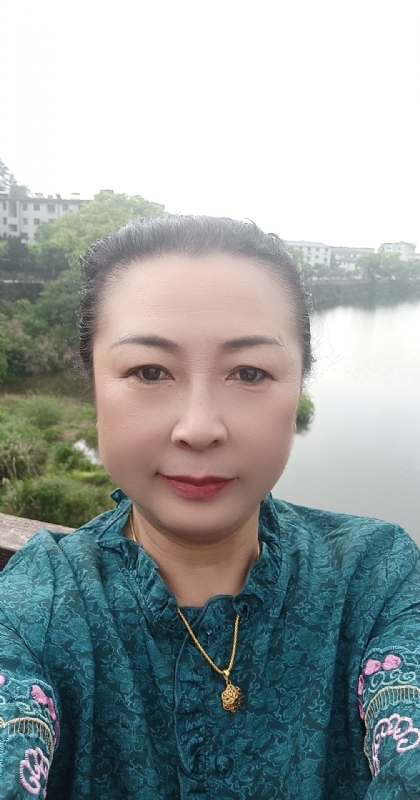 雨中情的第一张照片--盐城相亲服务中心