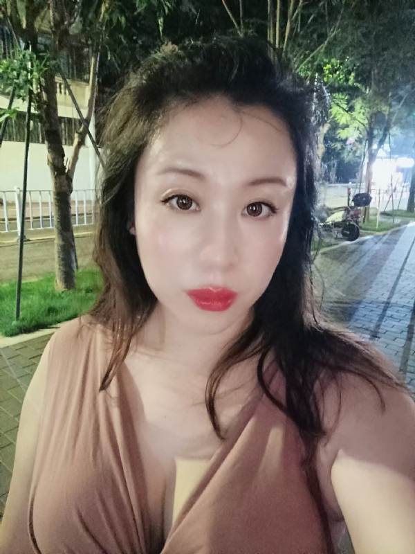 叶子青青的第一张照片--盐城相亲服务中心