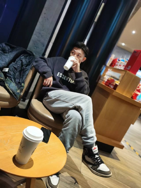 LAZY的第一张照片--盐城相亲服务中心