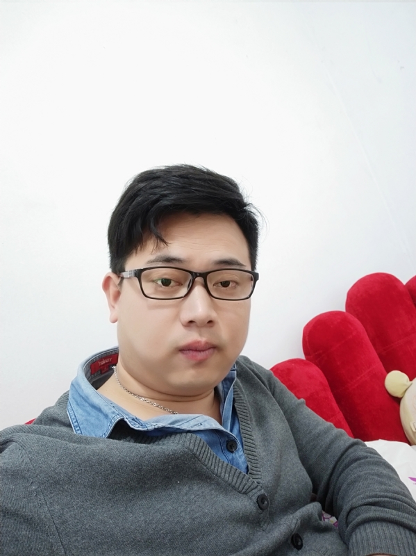 何必在亿的第一张照片--盐城相亲服务中心