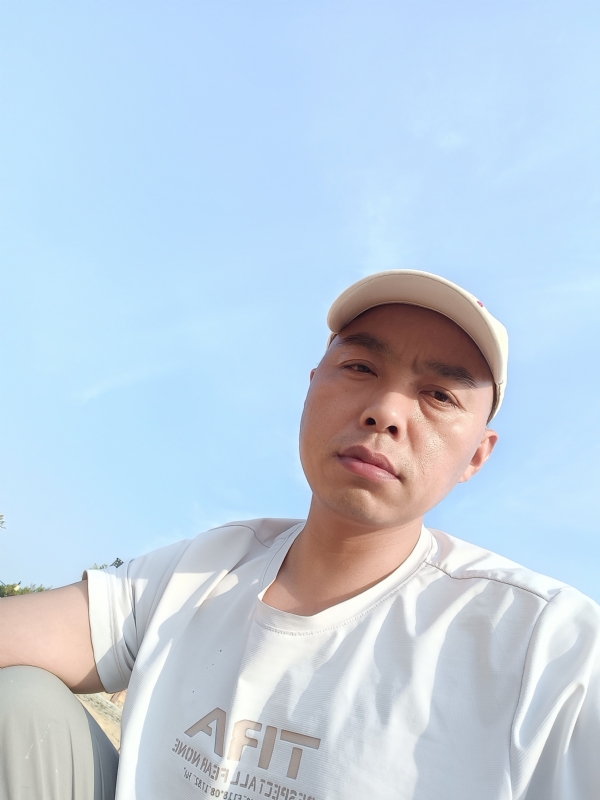 哥哥的第一张照片--盐城相亲服务中心