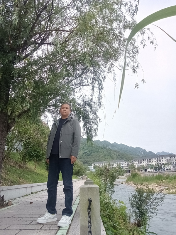 飞雪飘零的第一张照片--盐城相亲服务中心