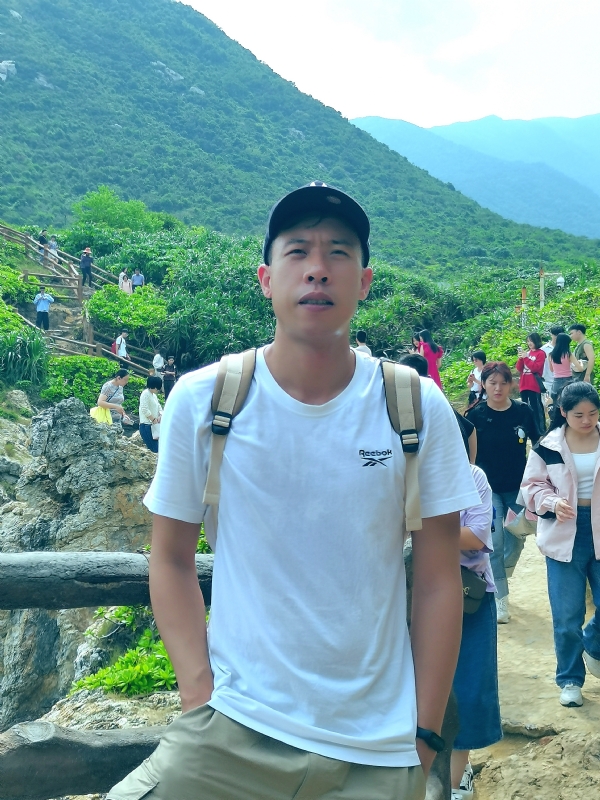 吴生的第二张照片--盐城相亲服务中心