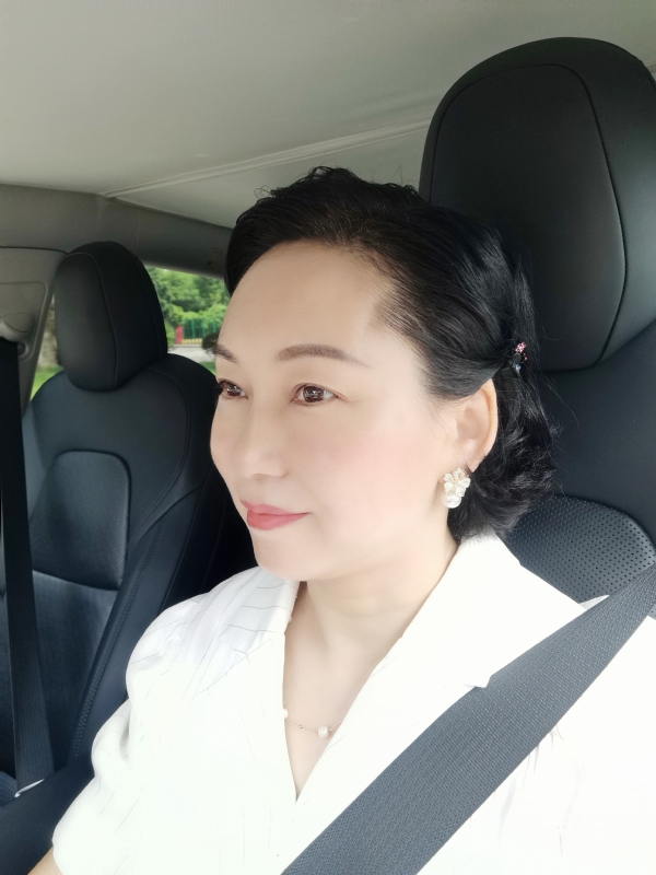 艳阳天的第一张照片--盐城相亲服务中心