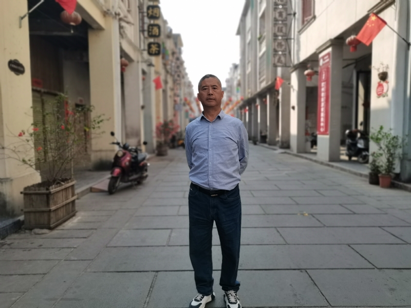 一粒尘埃的第一张照片--盐城相亲服务中心
