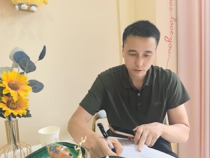 笑看一切的第二张照片--盐城相亲服务中心