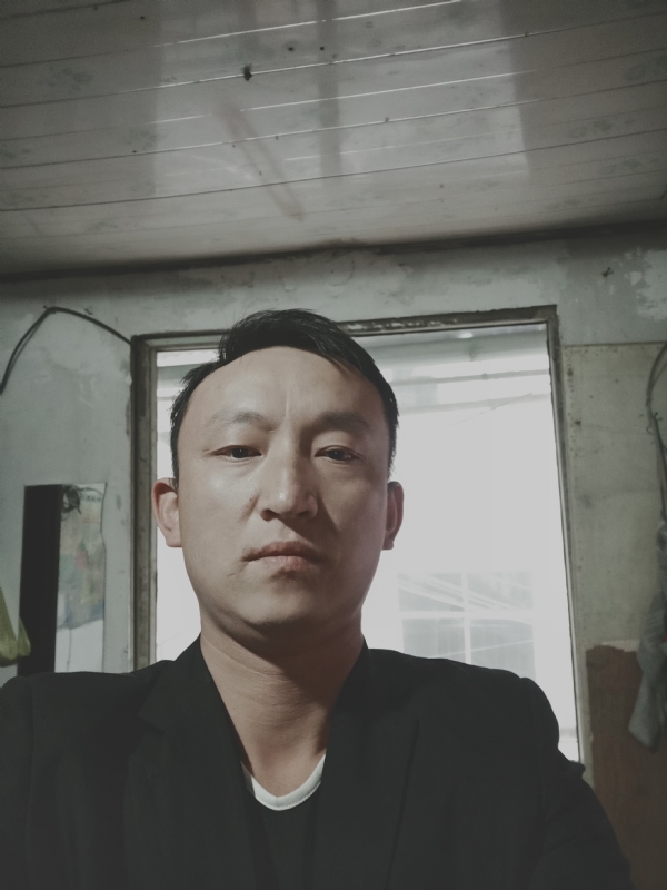 放弃爱你的第一张照片--盐城相亲服务中心