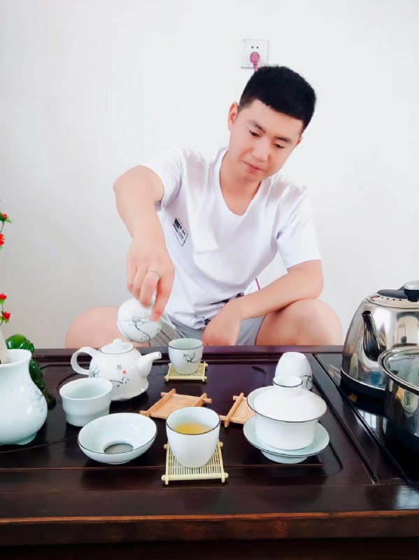 日月的第二张照片--盐城相亲服务中心